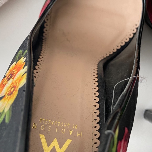 Floral Heels - Picture 5 of 5